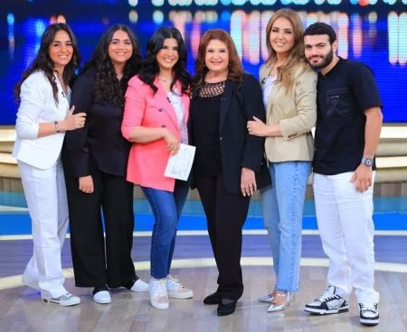 برنامج معكم مني الشاذلي 2023 – حلقة ميمي جمال